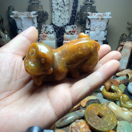 未镶嵌和田玉摆件