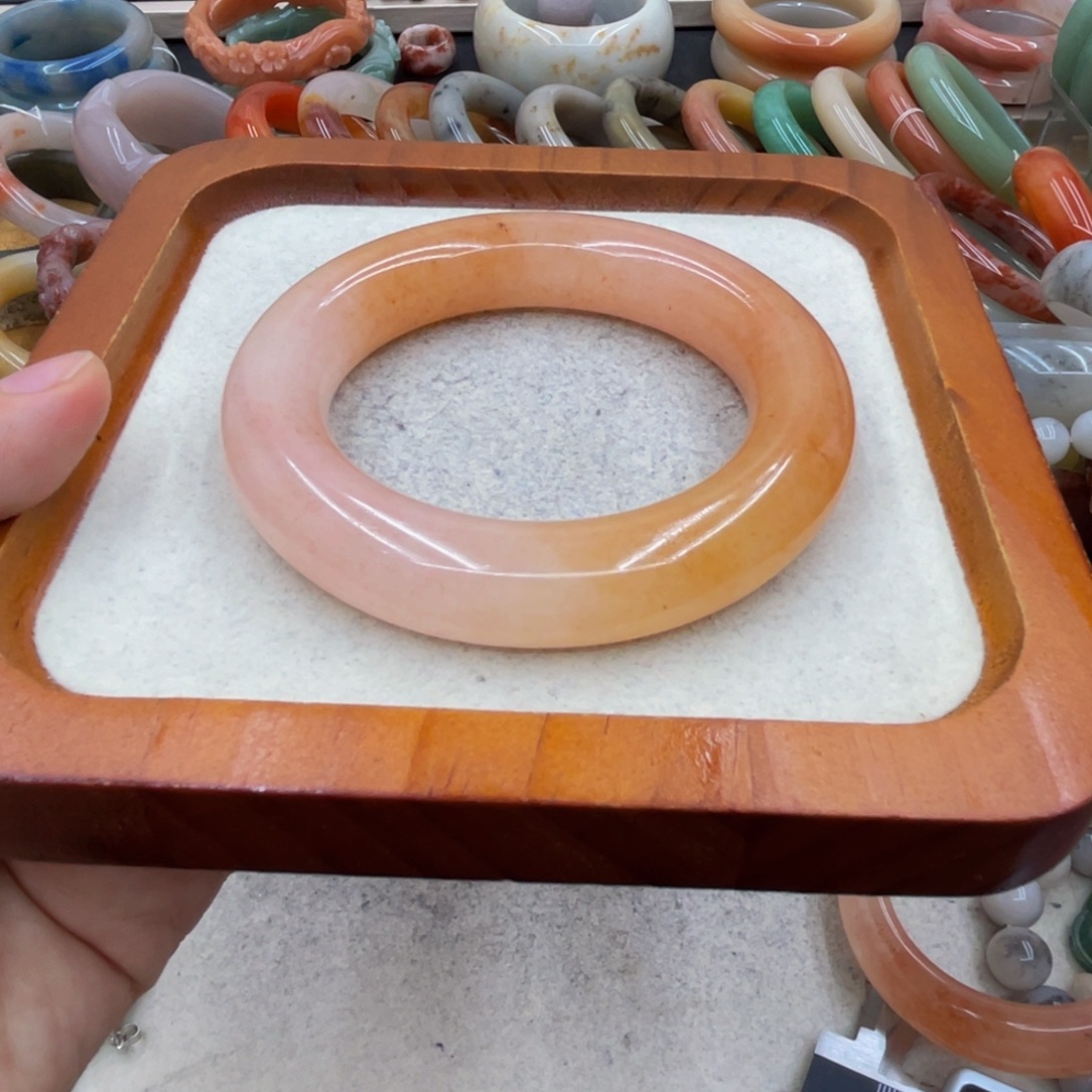 阳***成石英质玉圈口58未镶嵌