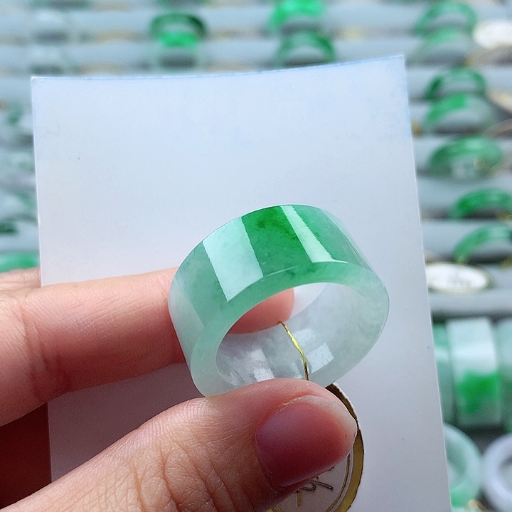 【闪购商品】未镶嵌戒指翡翠君*26号，内径21mm
