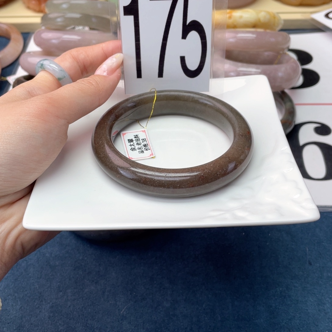 石英岩玉未镶嵌手镯