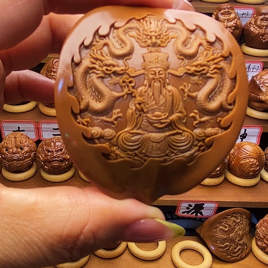橄榄核吊坠财神三角