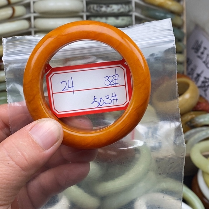 未镶嵌蛇纹石玉颈饰