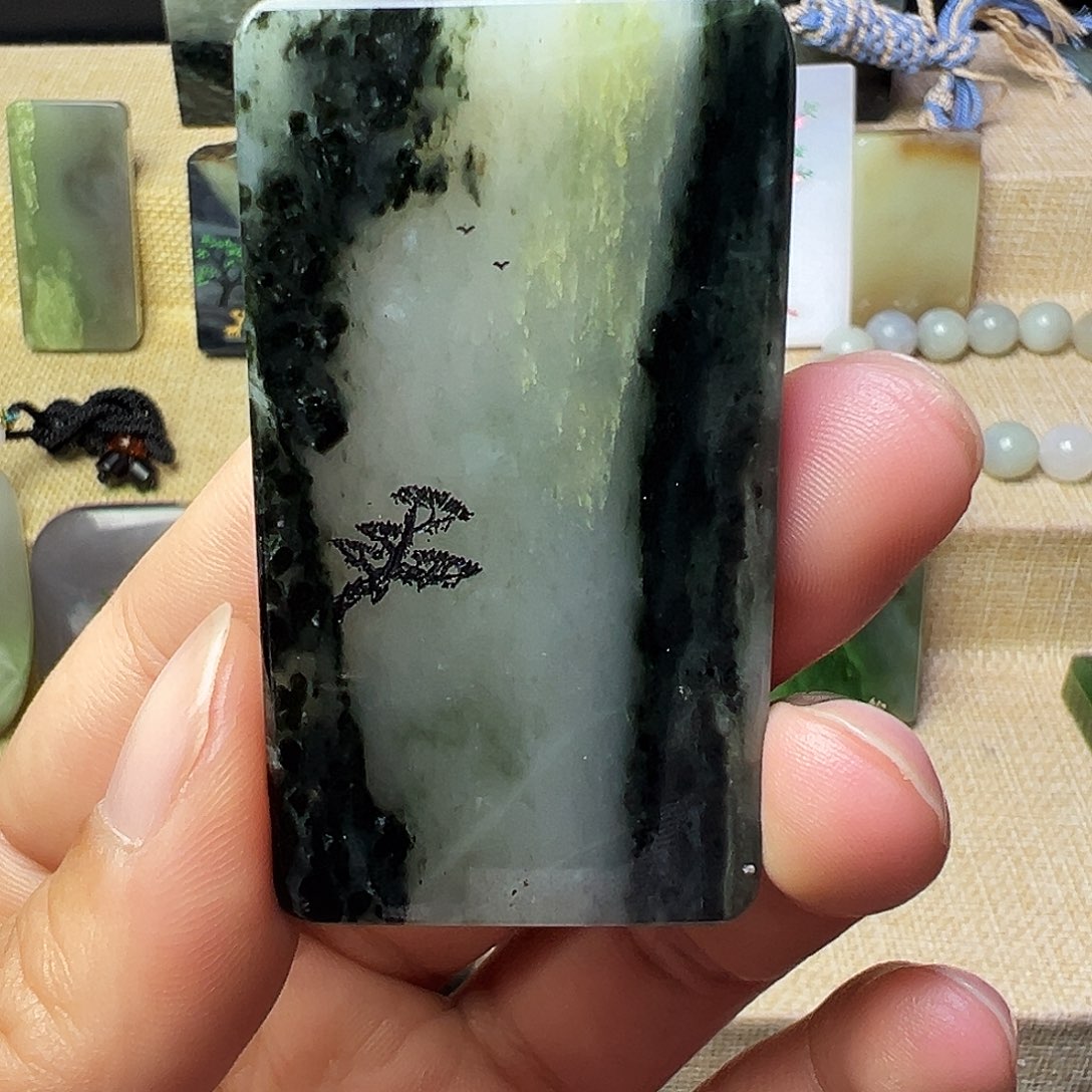 独山玉颈饰未镶嵌有筋