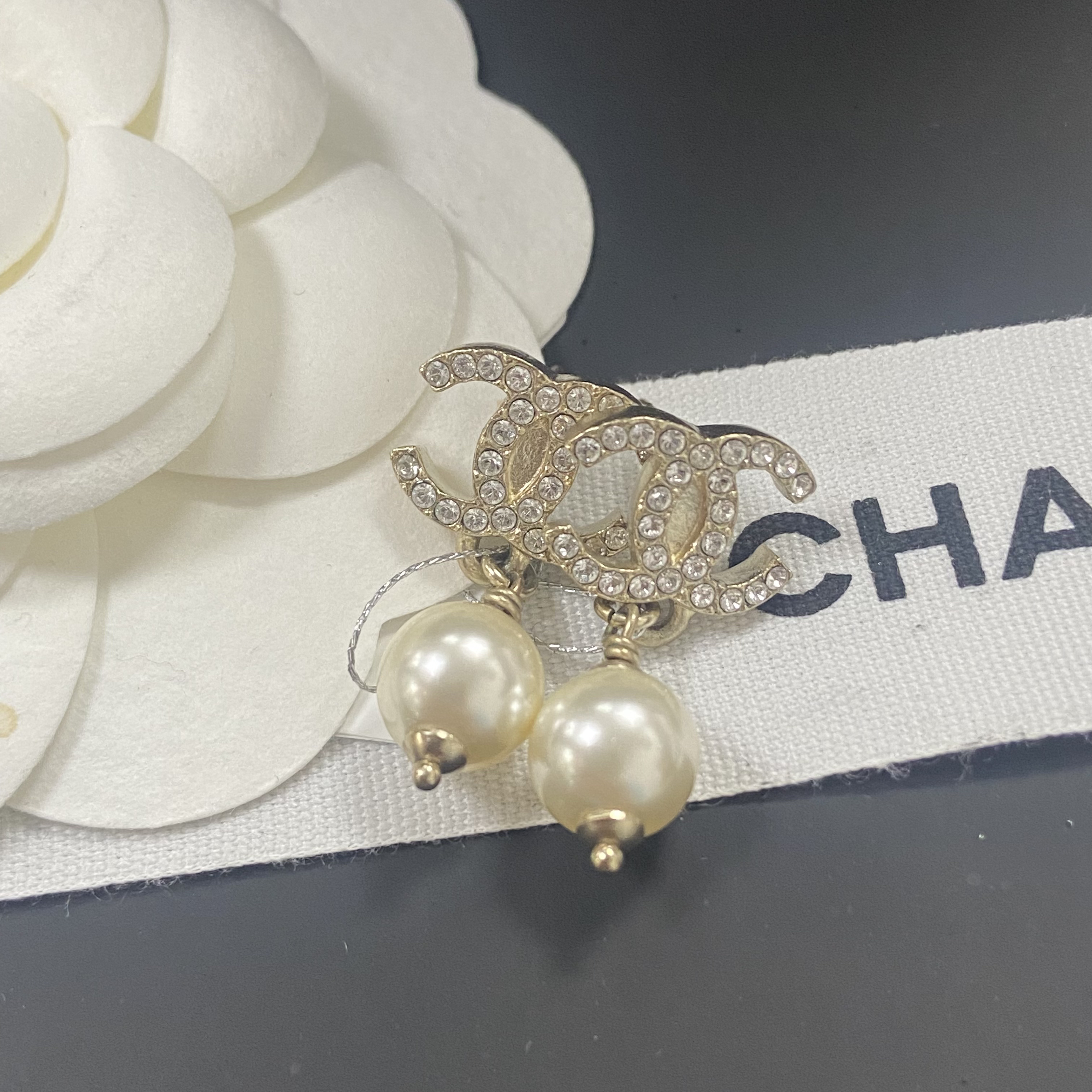 全新未使用 Chanel/香奈儿 经典 时尚 香槟金 镶钻 珍珠耳钉18V