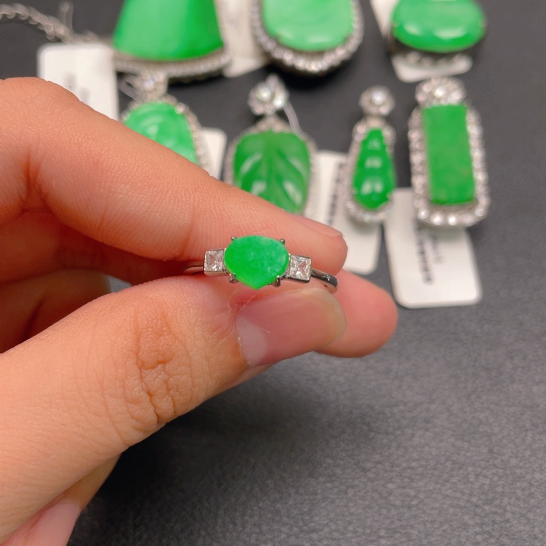 翡翠银S925镶嵌颈饰