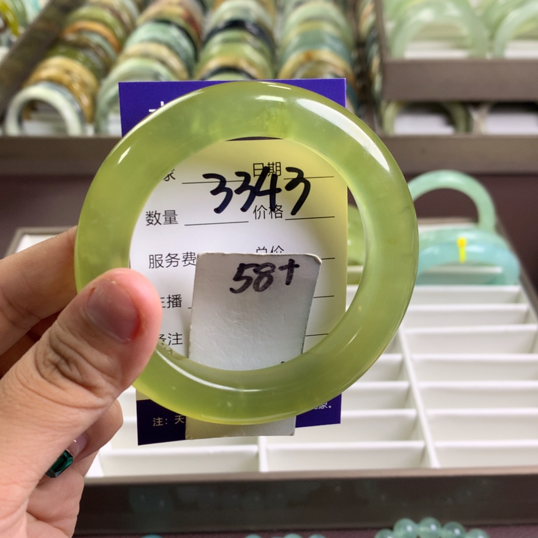 蛇纹石玉未镶嵌手镯3343