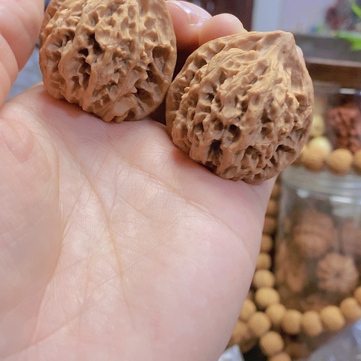 【闪购商品】文玩核桃把件39玲珑塔尖黄