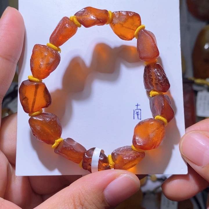 琥珀珠宝奇石未镶嵌