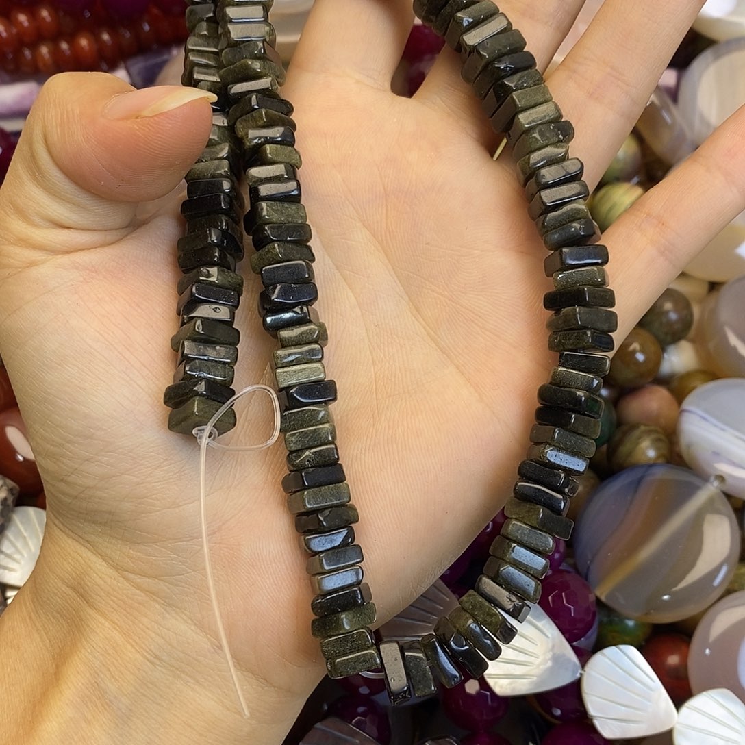 玛瑙/玉髓未镶嵌珠宝半成品金耀石片片一条