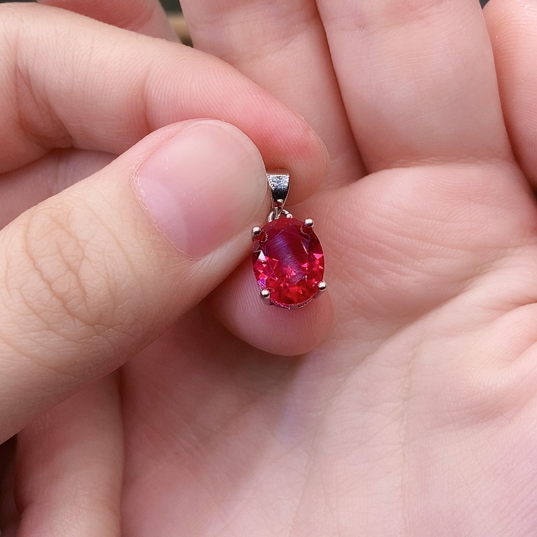 银S925镶嵌红宝石吊坠(赠链)