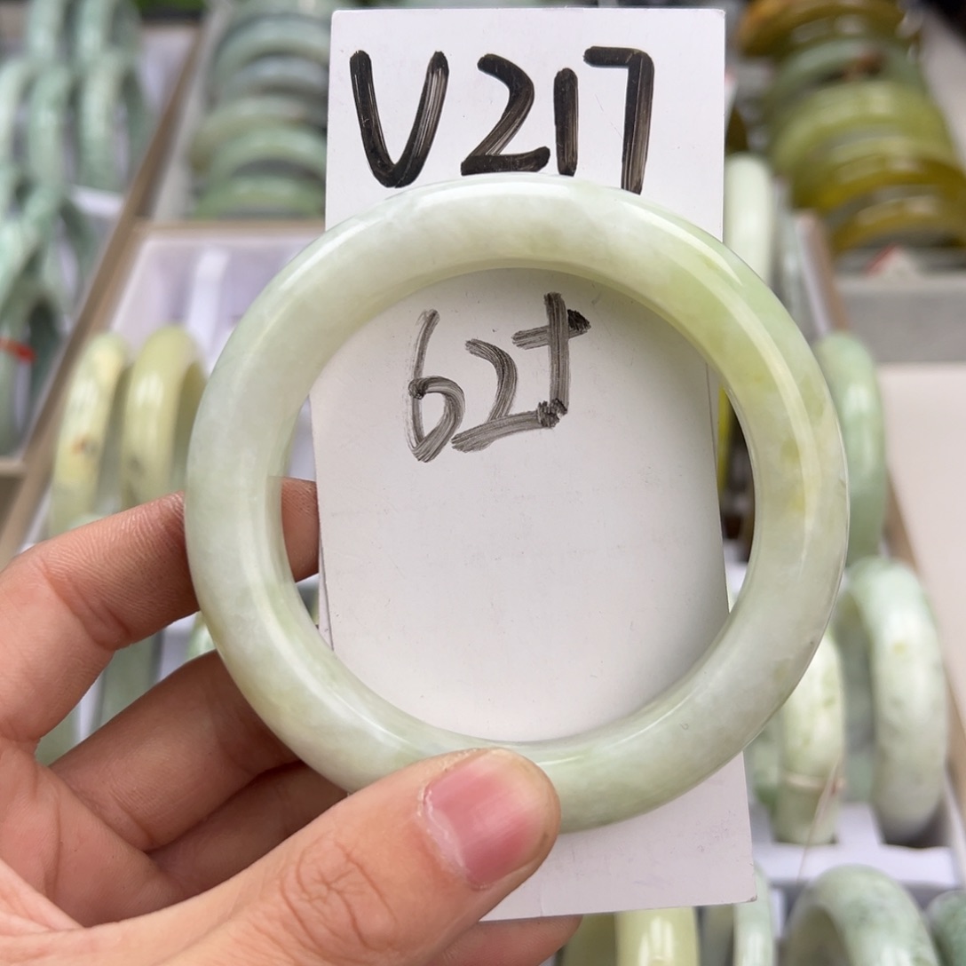 岫玉手镯未镶嵌天然岫玉