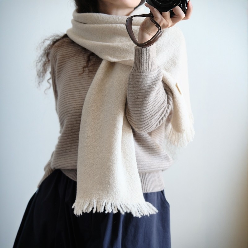 COSHILY 秋冬新款纯原复古羊绒花纱保暖蓬松女百搭高级感围巾