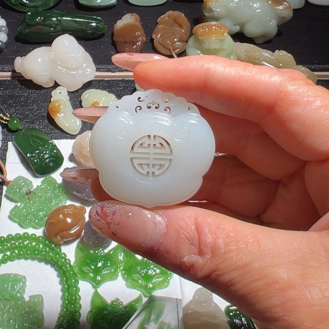 和田玉未镶嵌颈饰