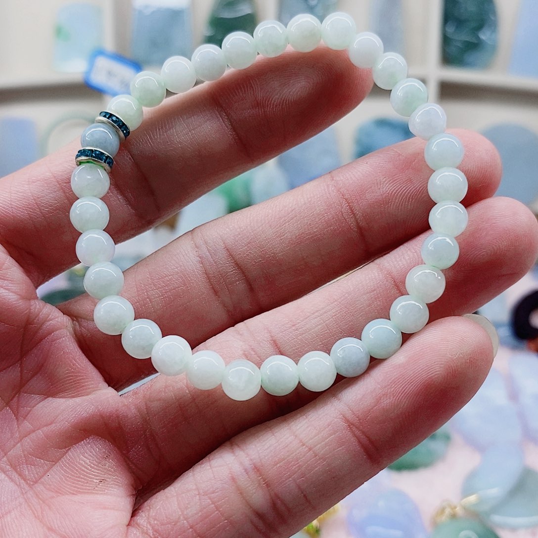 颈饰未镶嵌翡翠天然