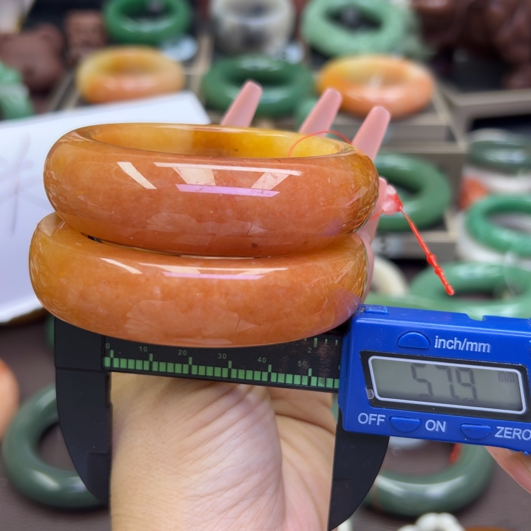 未镶嵌手镯石英岩玉