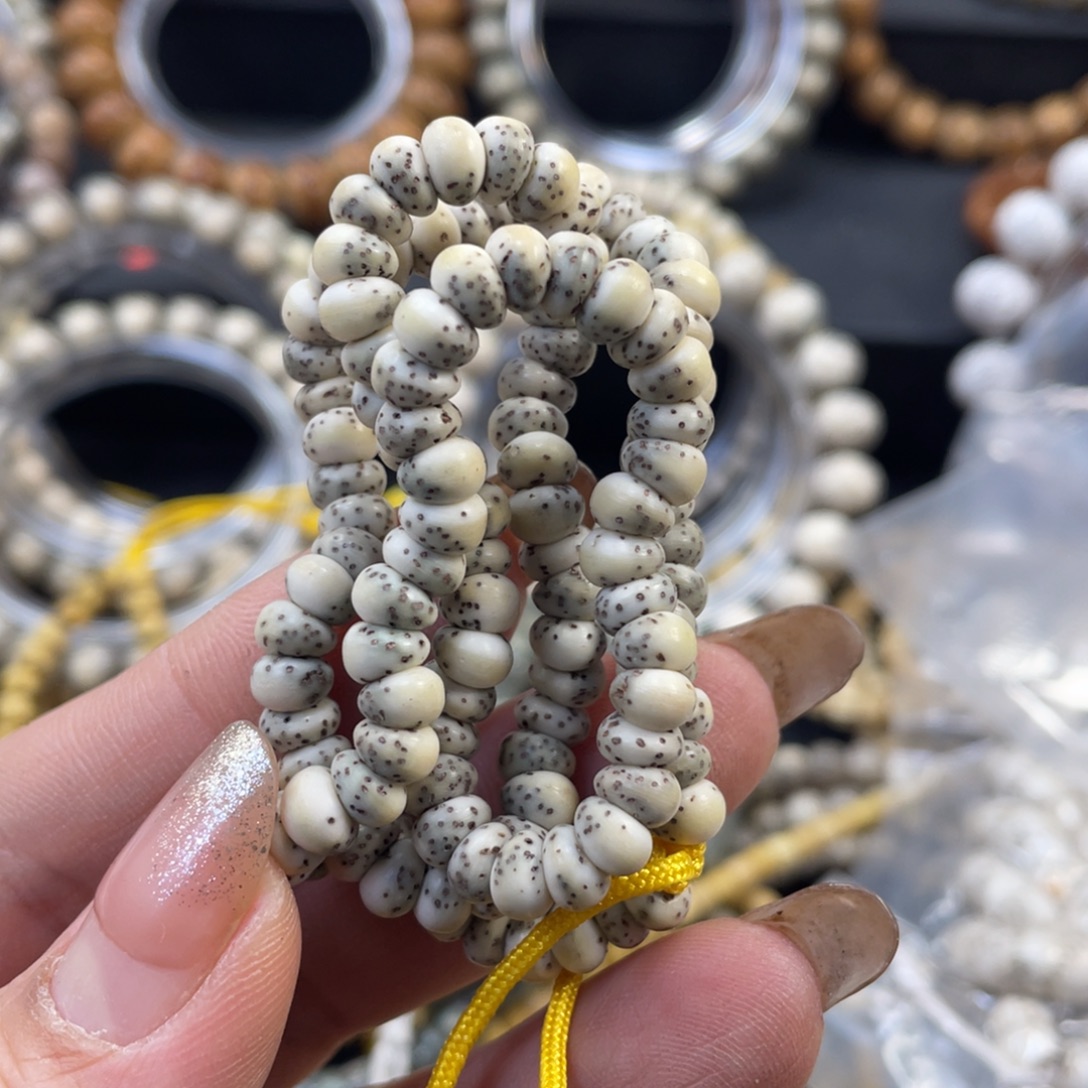 -***爱手串星月菩提石玉料蒜瓣大肠尺寸6