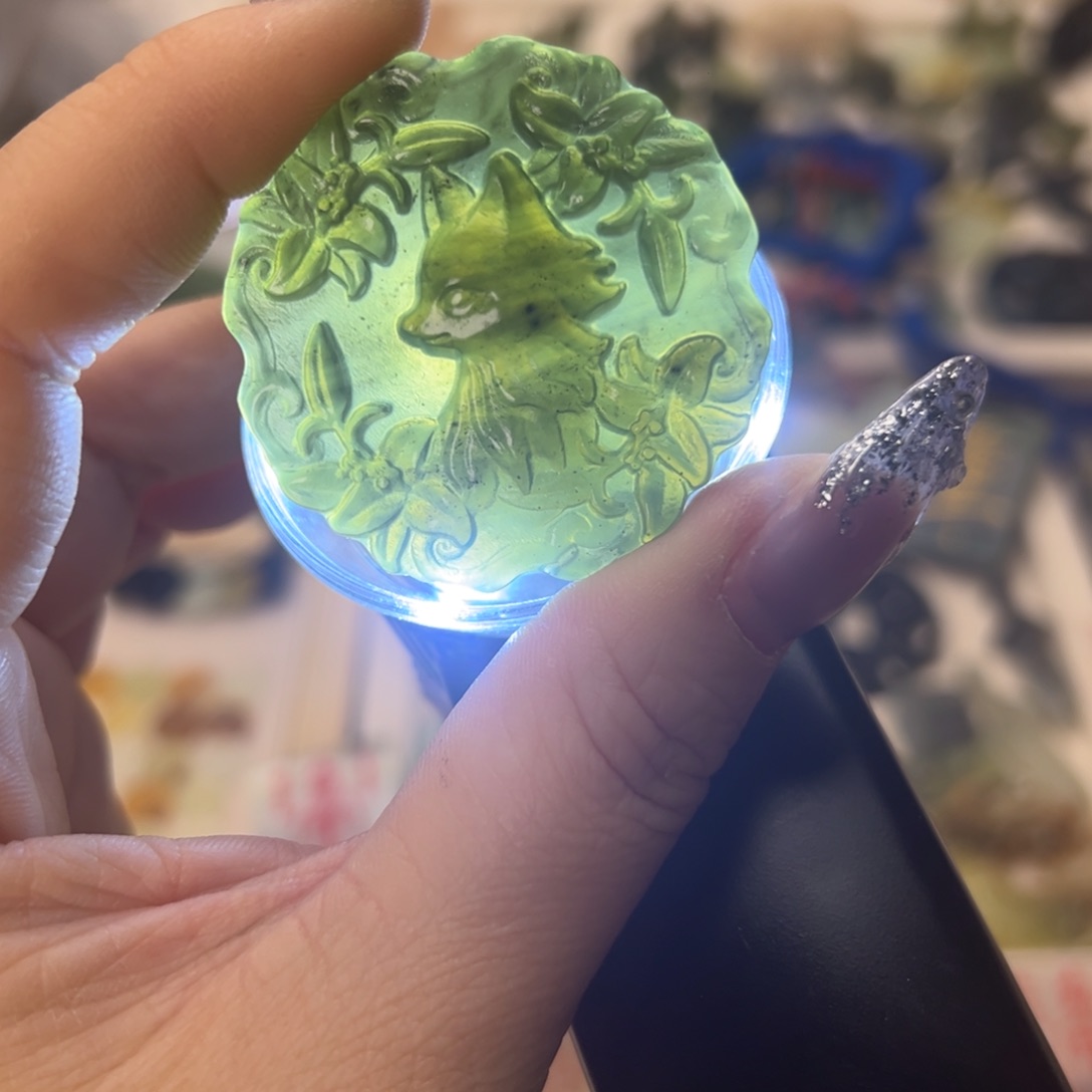 蛇纹石玉颈饰合金