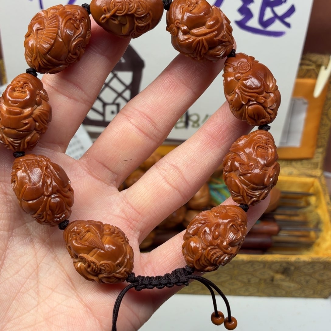 杰***哥吊坠橄榄核红料官帽财神