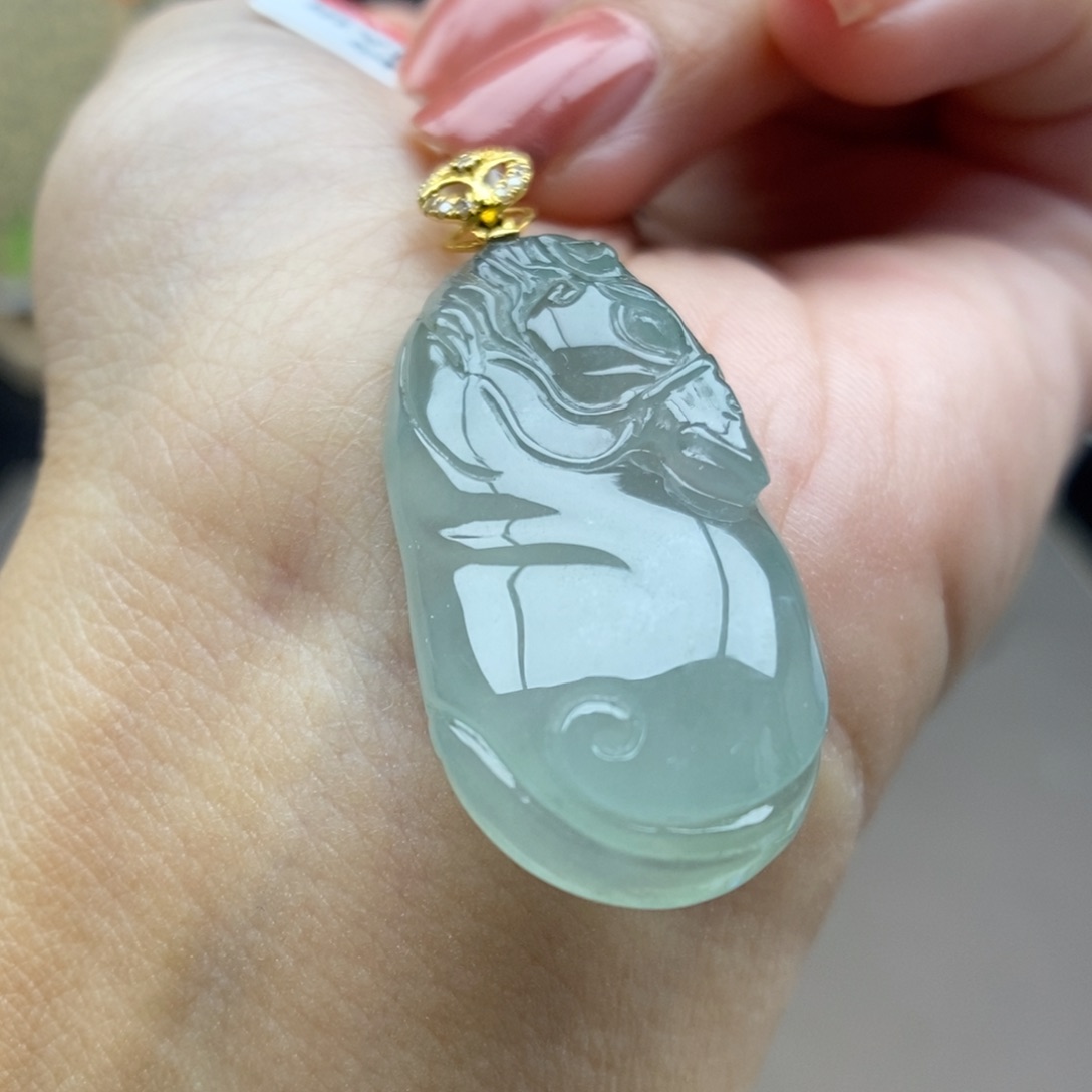 翡翠18K金镶嵌颈饰吊坠51