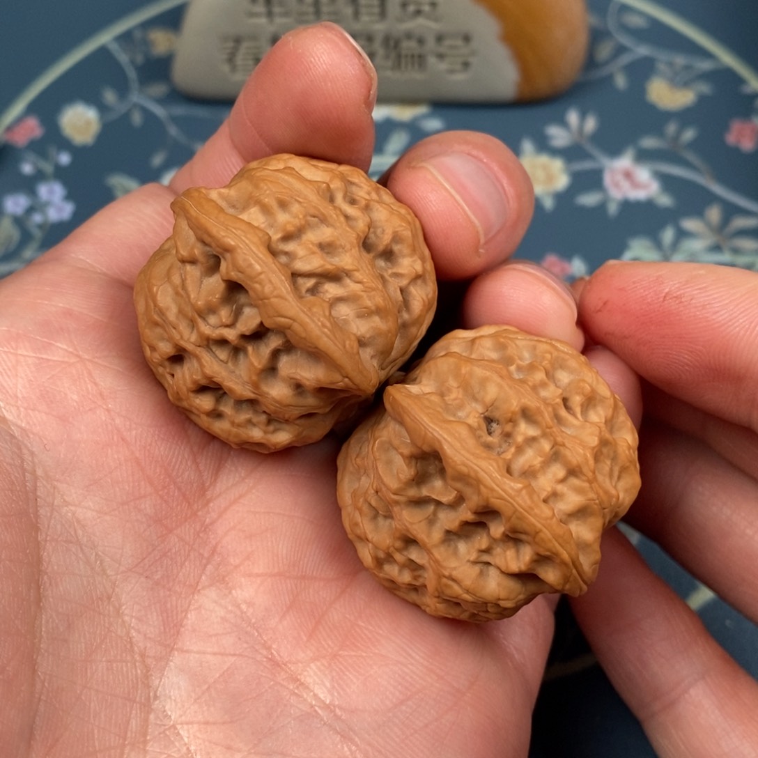 文玩核桃吊坠38全品，精配毕业，野狼，A5B1