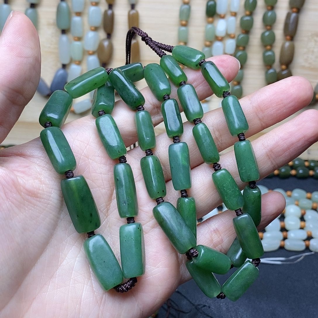 和田玉颈饰未镶嵌羽*狼