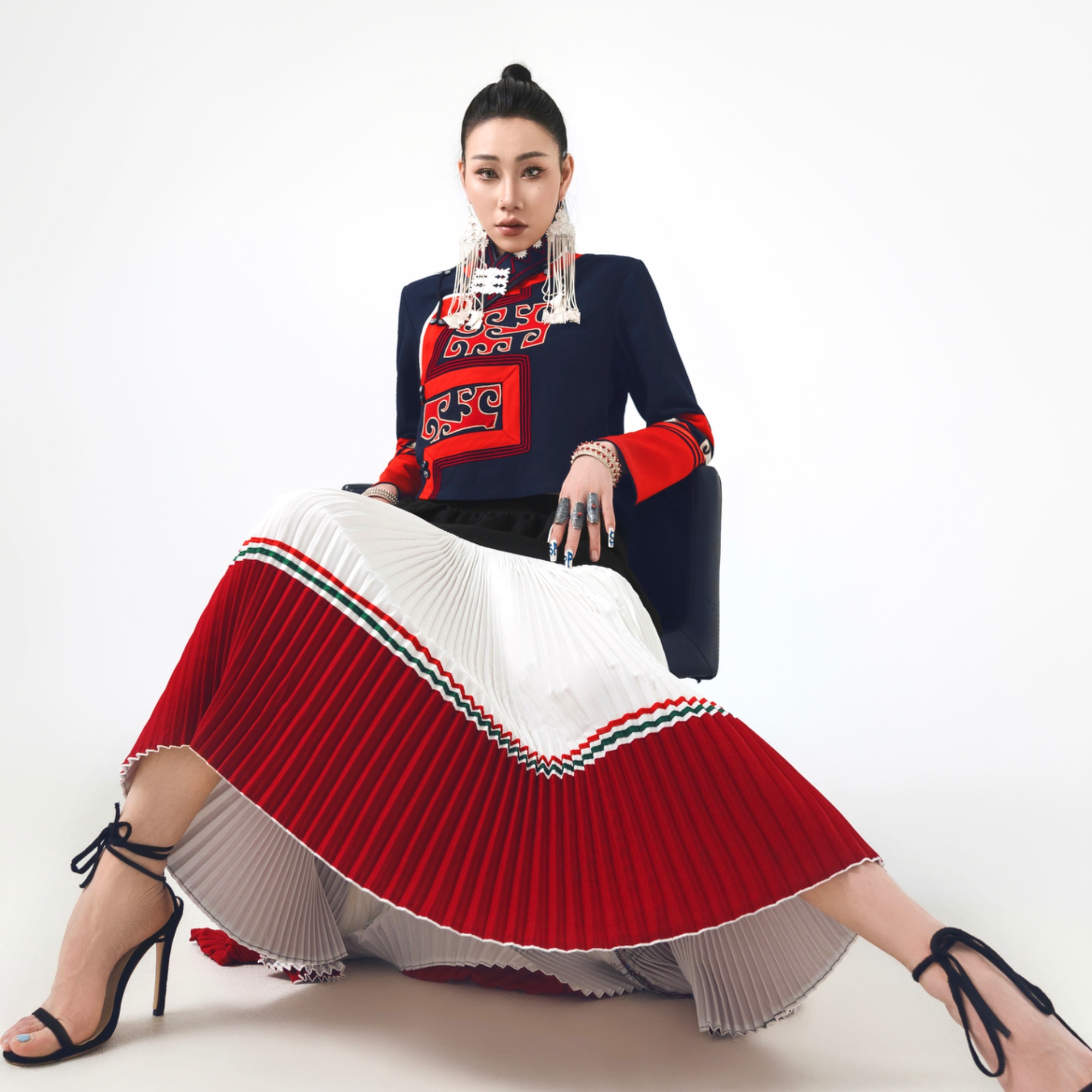 【洛地山褶】彝族美学设计款纯手工女装套装