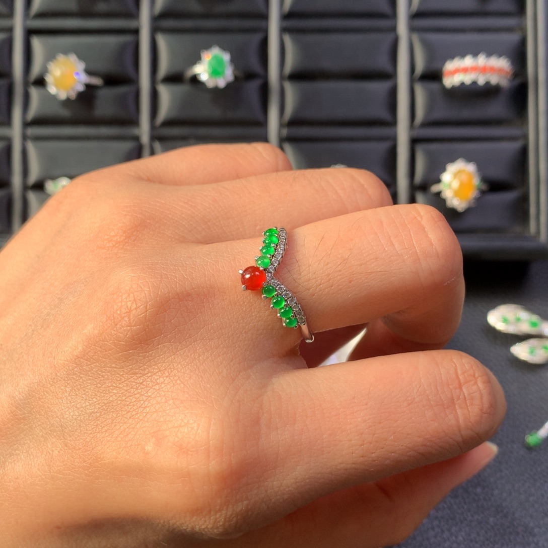 亚***ෆ翡翠银S925镶嵌戒指