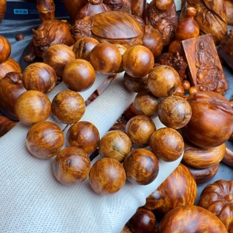 松木（琥珀木）无事牌小瑕疵