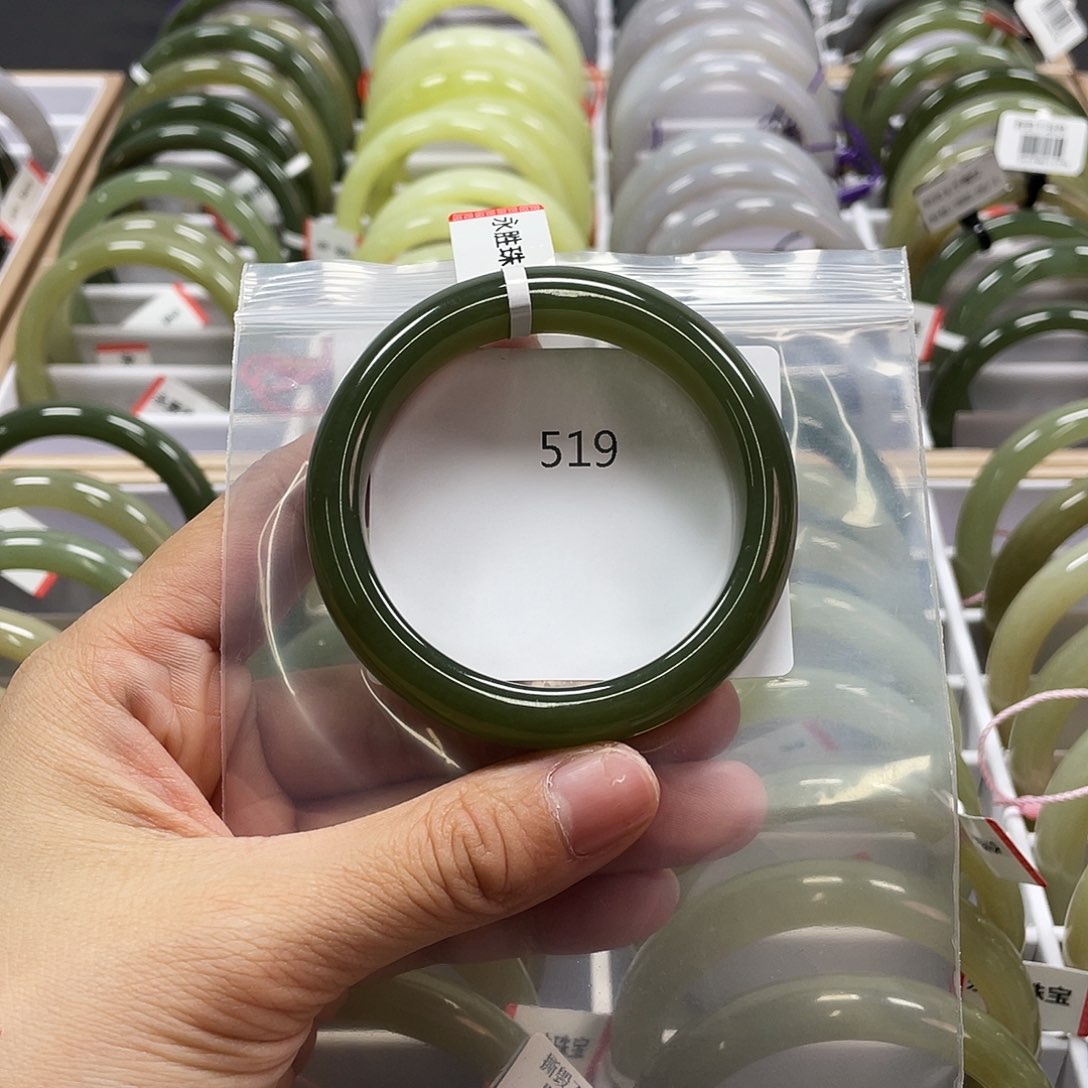 和田玉（糖玉）手镯未镶嵌519圈口53.3