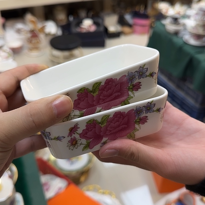 鹿与海陶瓷有限公司