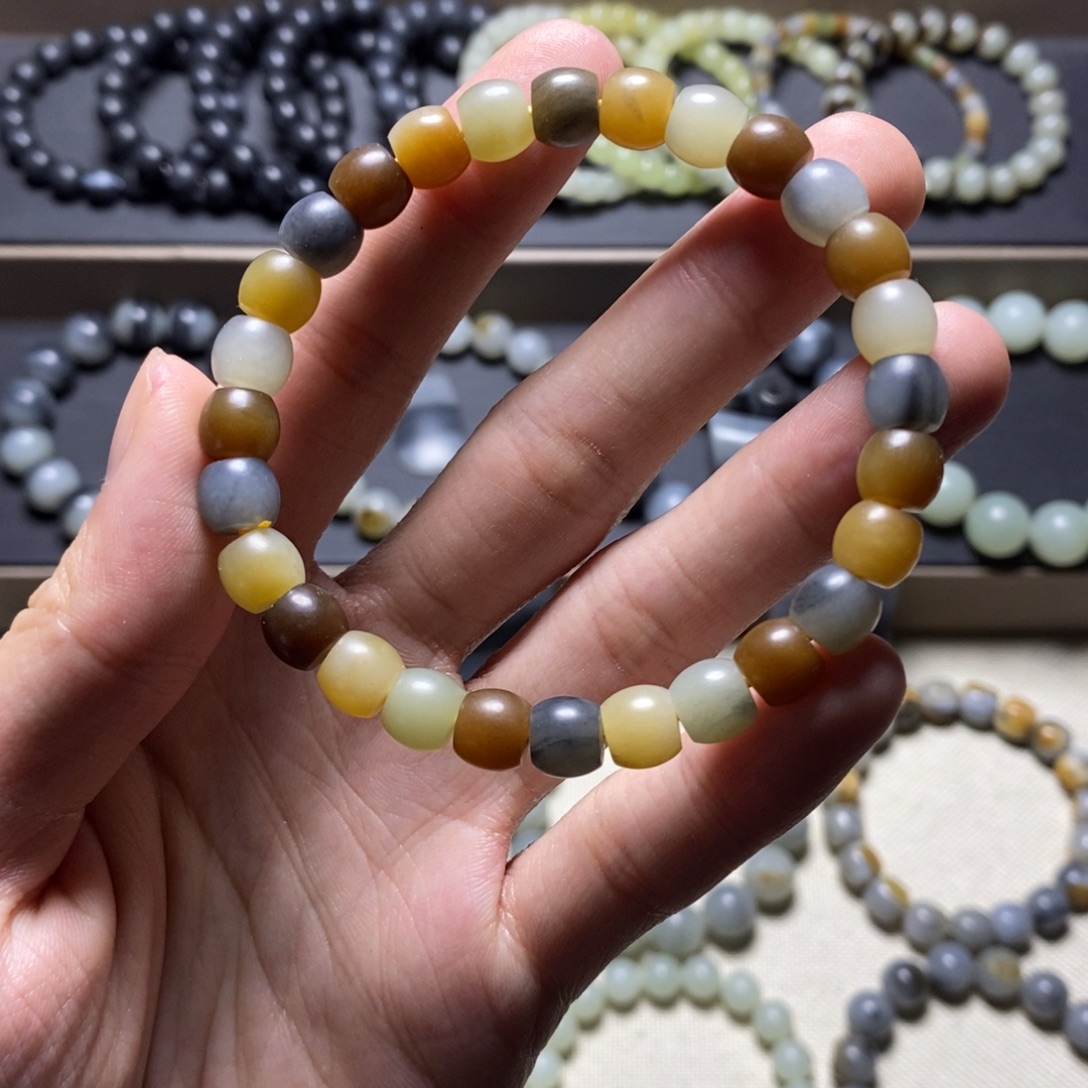 和田玉未镶嵌手链