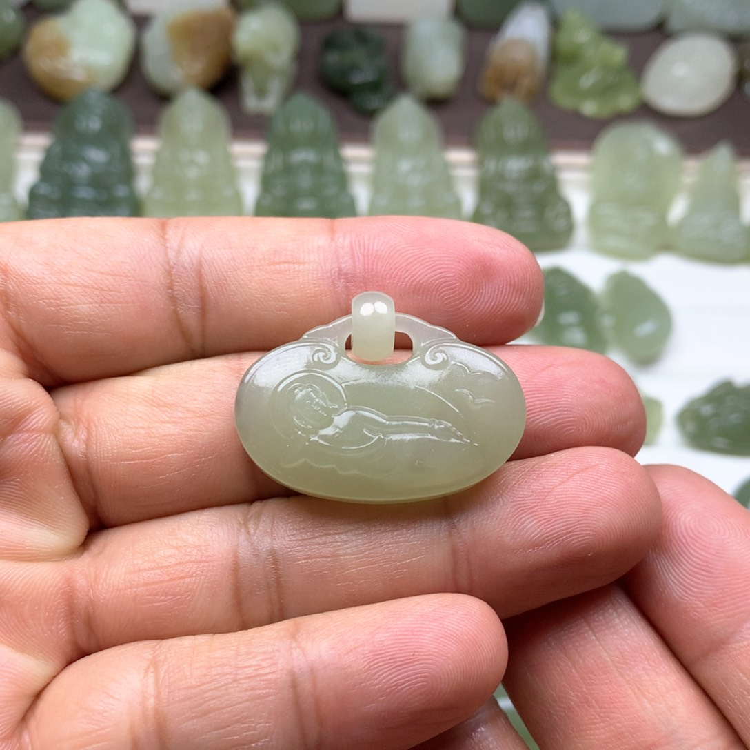 和田玉颈饰未镶嵌词**意