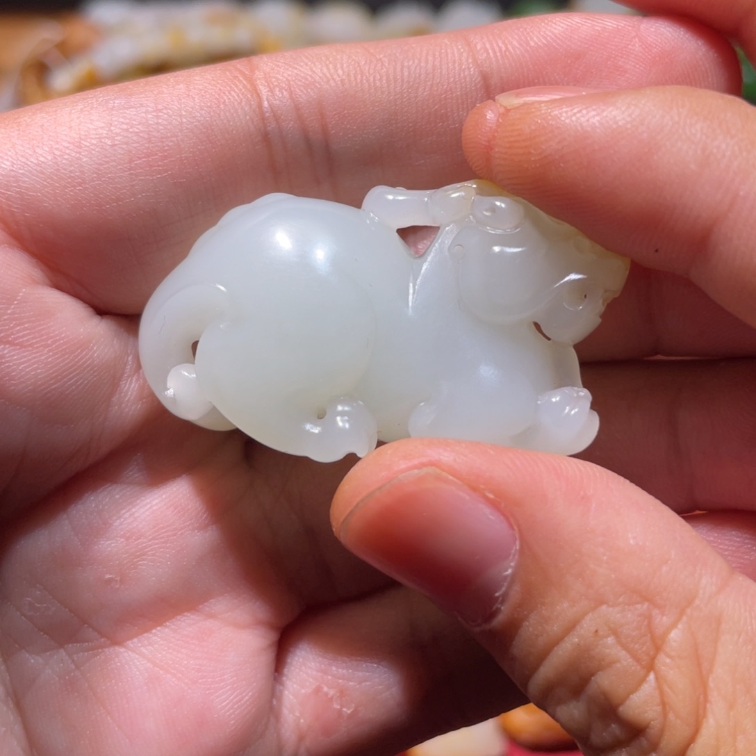 山***人和田玉未镶嵌车挂