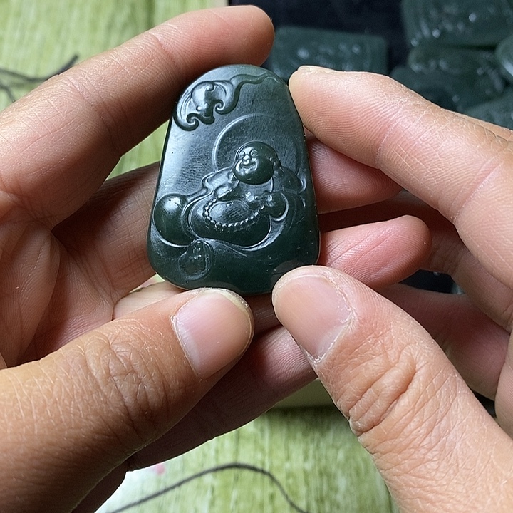 和田玉未镶嵌颈饰