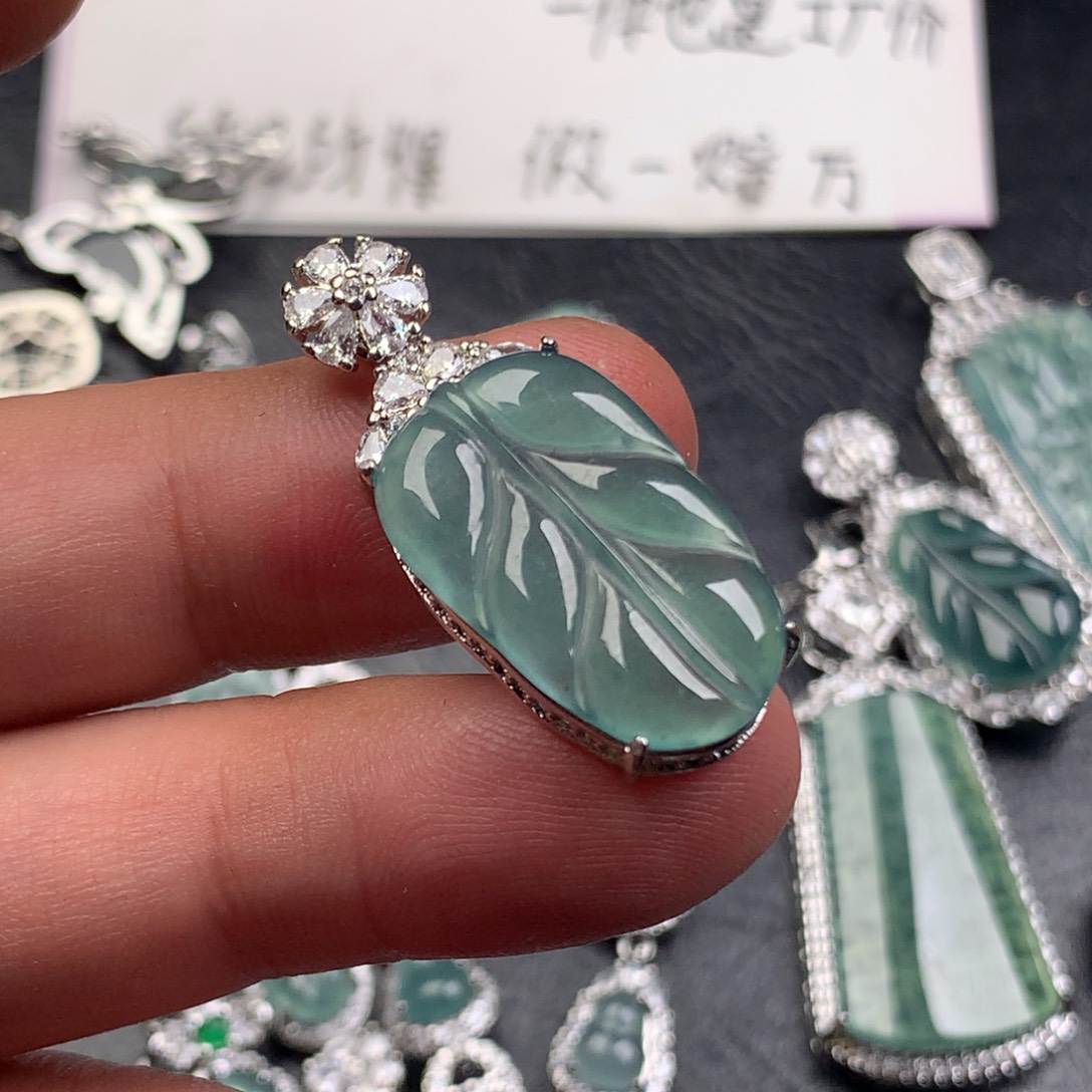 颈饰未镶嵌翡翠叶子