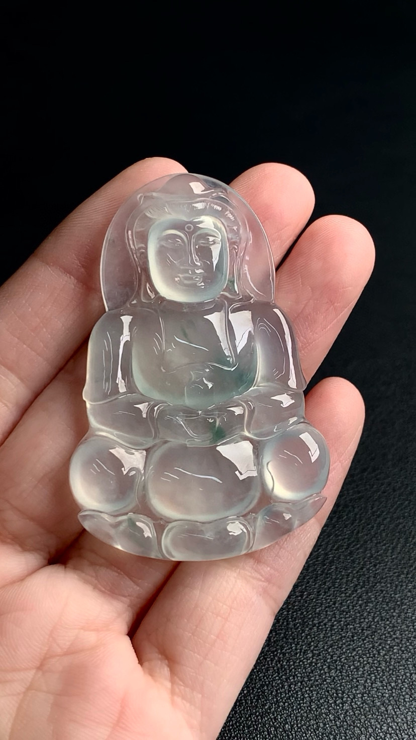 天然A货缅甸翡翠 观音 尺寸 : 52.7-35.3-5.6 