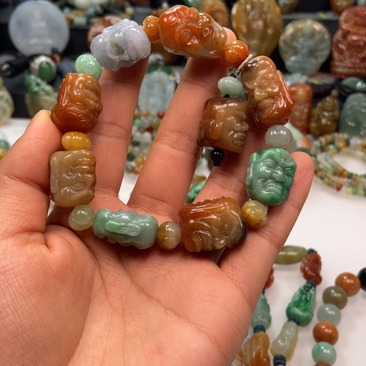 用***1翡翠未镶嵌手链腾冲老料翡翠