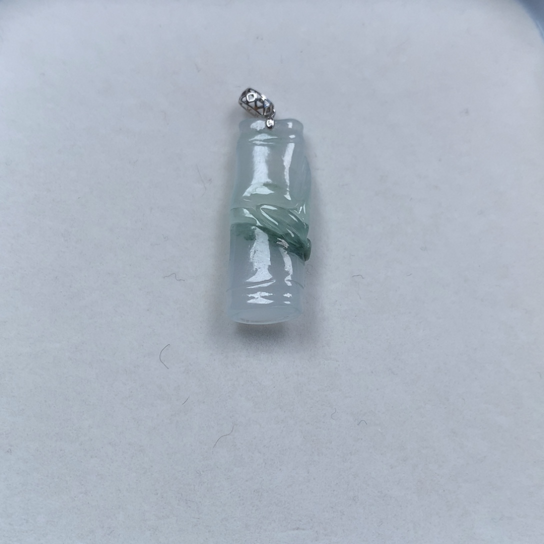 翡翠18K金镶嵌颈饰竹