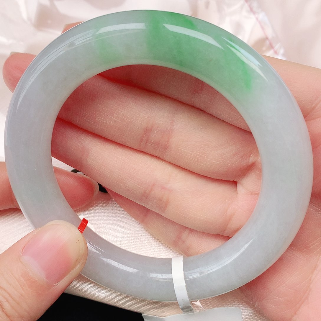 翡翠手镯未镶嵌抖音800