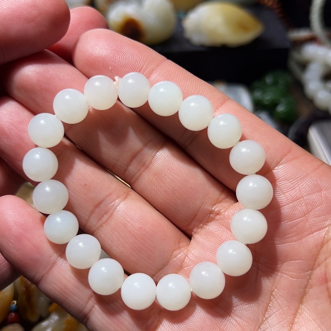 和田玉颈饰未镶嵌苏*卿