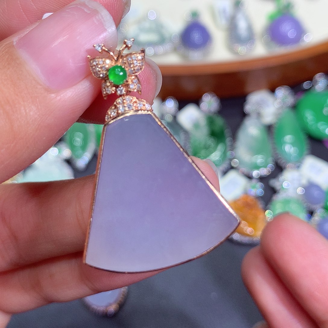 翡翠吊坠(不含链)18K金镶嵌