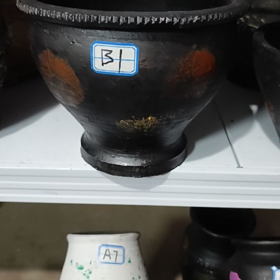 B1口径21高度17底部有孔