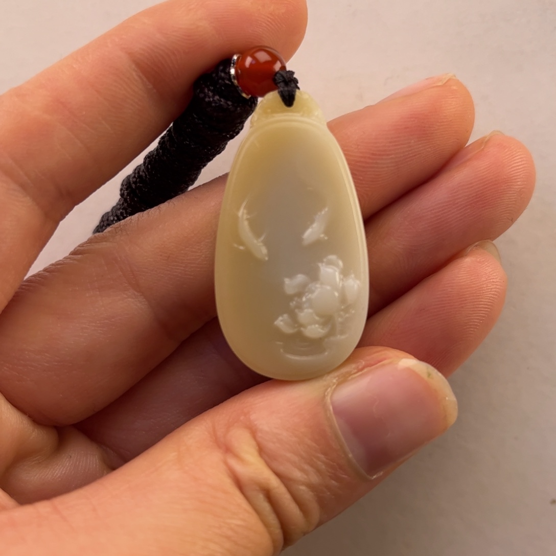 石英质玉黄蜡石吊坠合金程*