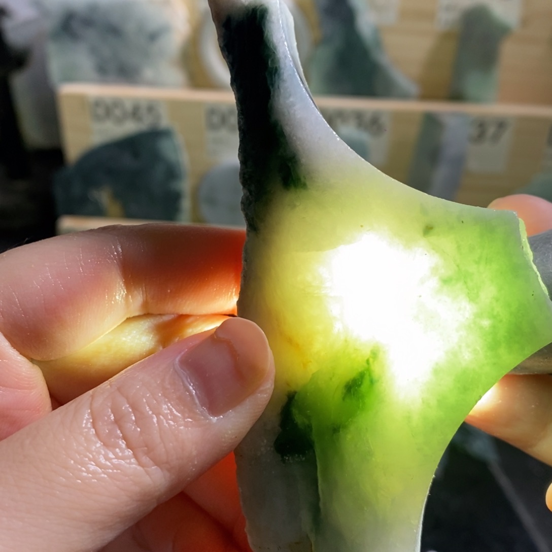 颈饰未镶嵌翡翠天然翡翠