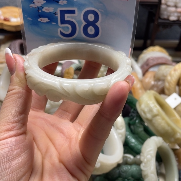 石英岩玉未镶嵌手镯