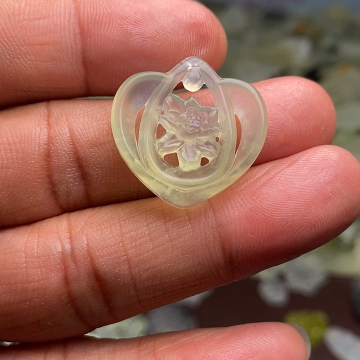 蛇纹石玉颈饰合金189