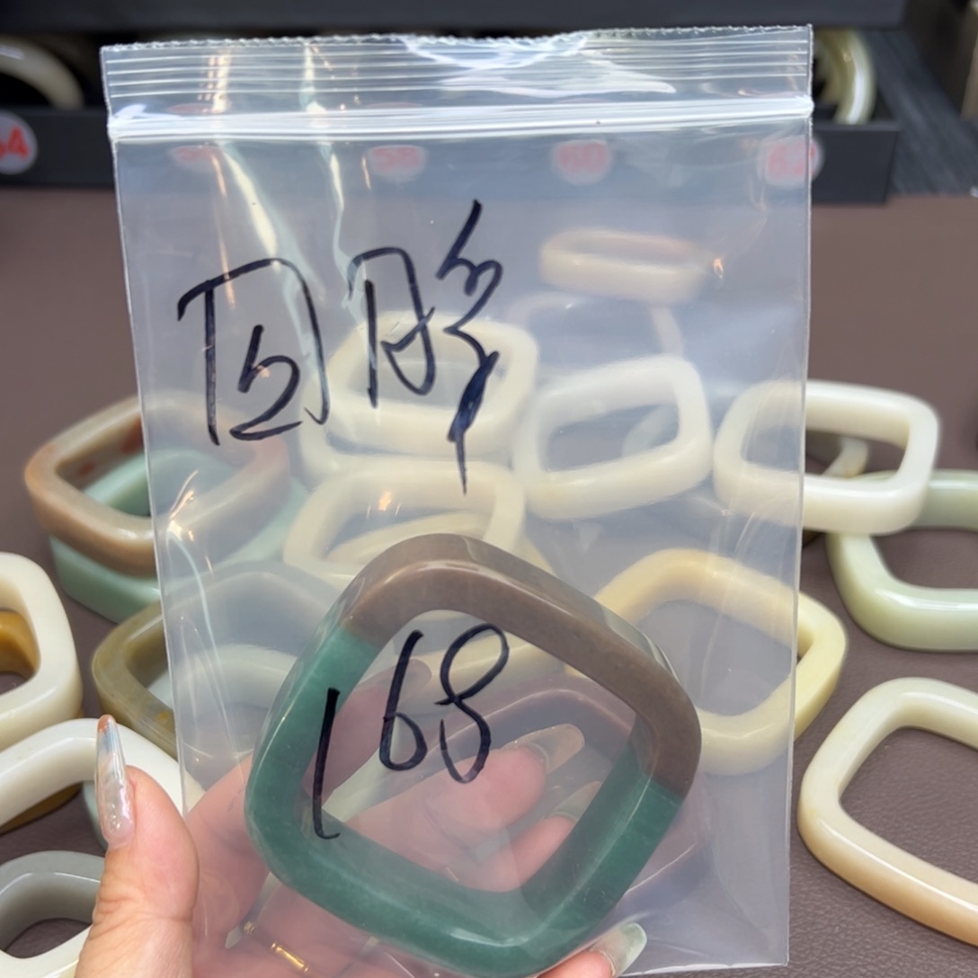 石英质玉手镯未镶嵌回****笑