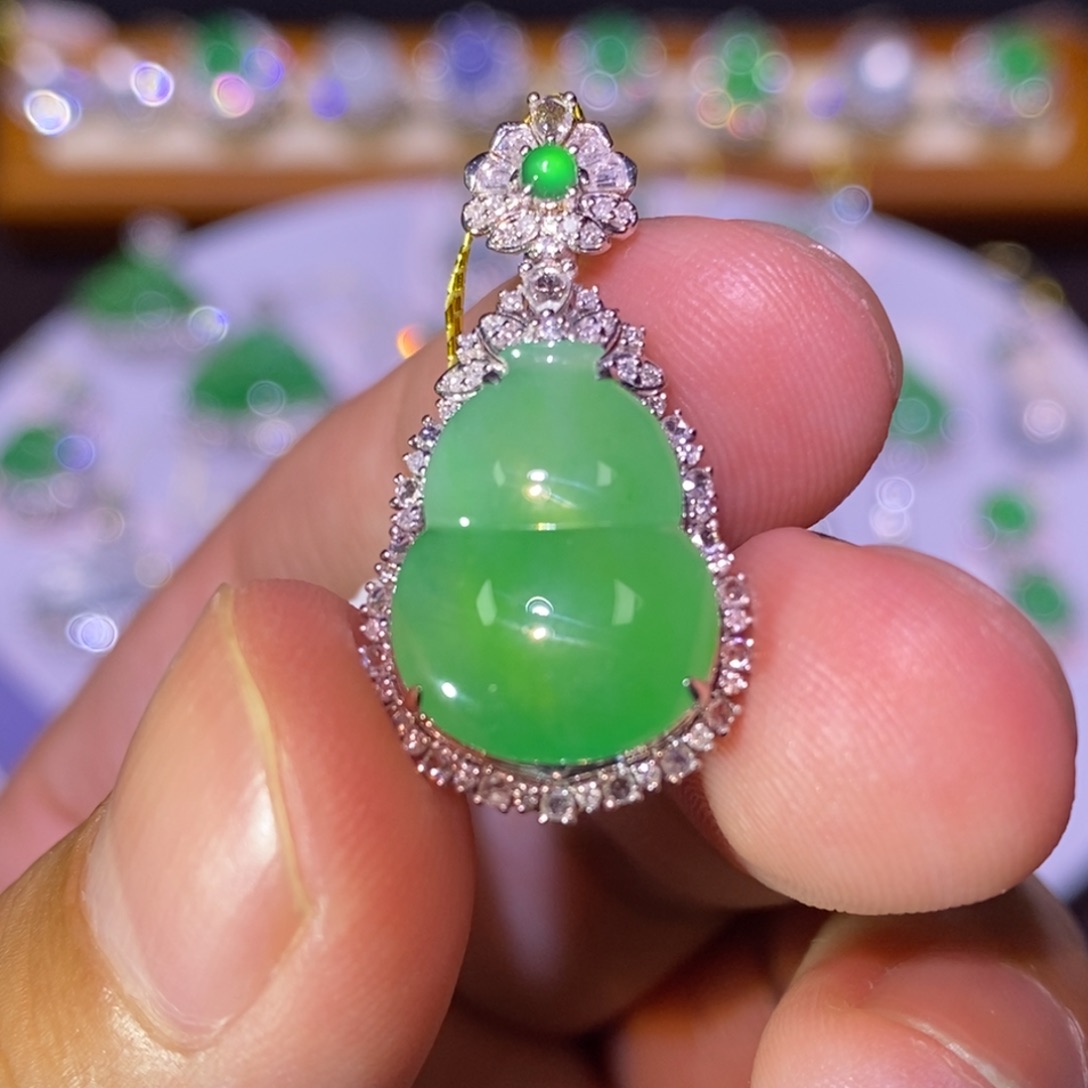 【闪购商品】套链18K金镶嵌翡翠