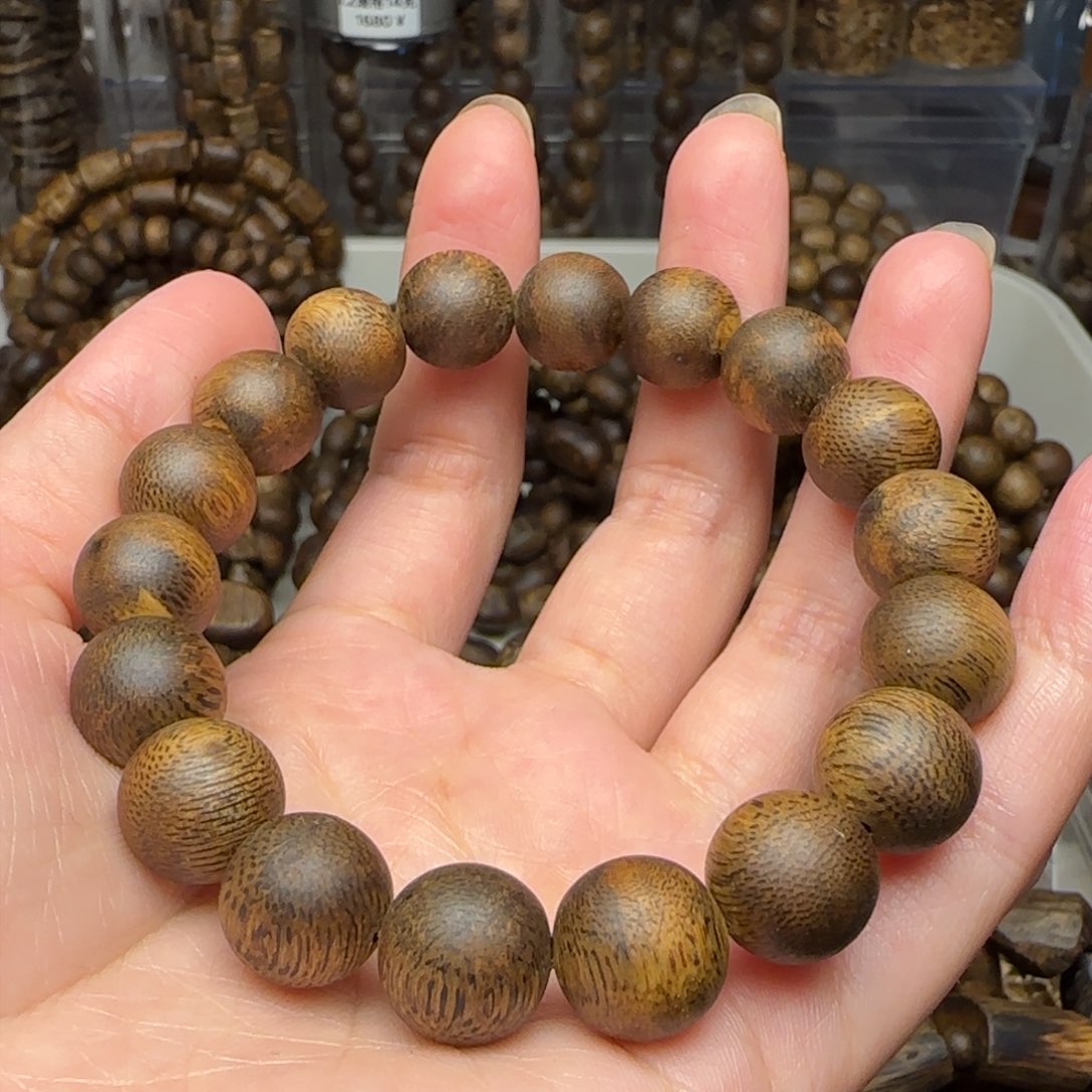 沉香手串A*风单圈1.2规格11克+乌身