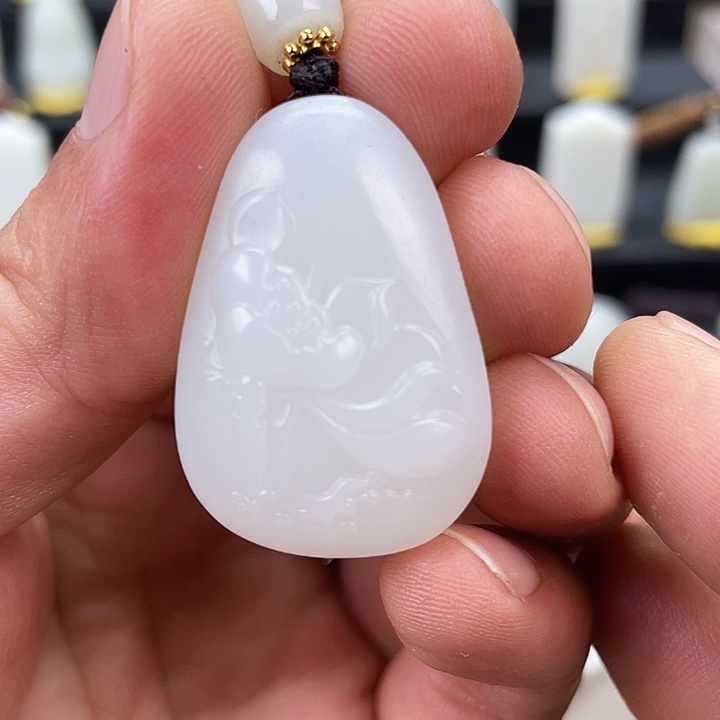 颈饰未镶嵌和田玉